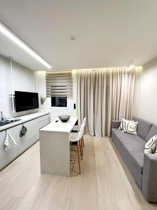 8 Blocks Apartments 2B Alexandroupolis Buitenkant foto